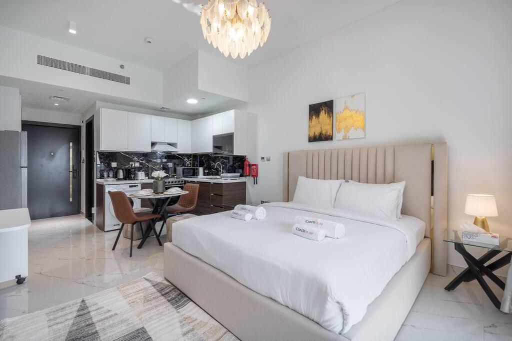 New Lisiting & Miracle Garden & Great Location Apartment Dubai